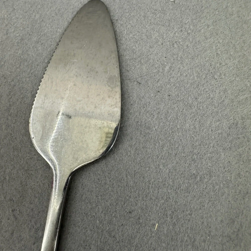 Vintage Silhouette Cake Server‎ Stainless Steel Serrated Edge Pie Dessert
